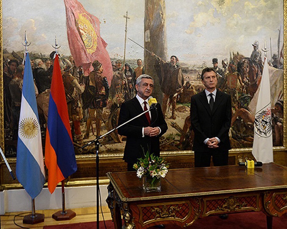 Then Chief of Government for Buenos Aires Mauricio Macri meets with President Serzh Sarkisian (Source: Agencia Prensa Armenia)