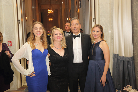 Frederic Martin and Cynthia Cwik with Family (Gala Platimum Donors)