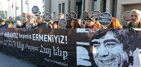 Demonstration in front of the Istanbul Court House ahead of the 9th hearing of Hrant Dink's murder case. (Photo: Agos)