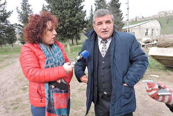 Head of Talish village Vilen Petrosyan being interviewed by Public Radio of Armenia (Photo: ArmRadio)
