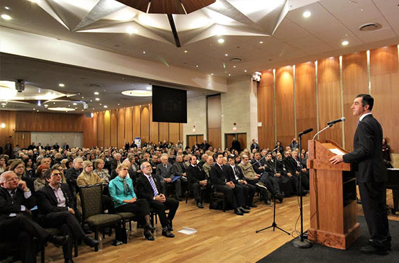 Cem Özdemir delivers his keynote speech honouring Hrant Dink and his legacy (Photo: Harout Kassabian)
