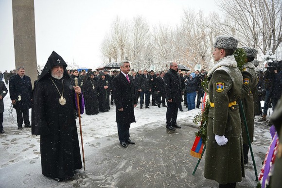 (From left to right) Catholicos of All Armenians Garegin II, President Serzh Sarkisian, President Bako Sahakian during a ceremony for the 25th Anniversary of Armenian Armed Forces (Photo: president.am)