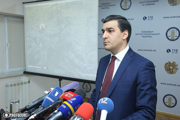 Arman Tatoyan, Armenia's Human Rights Defender (Ombudsman) speaking to reporters on Jan. 18, 2017 (Photo: Photolure)